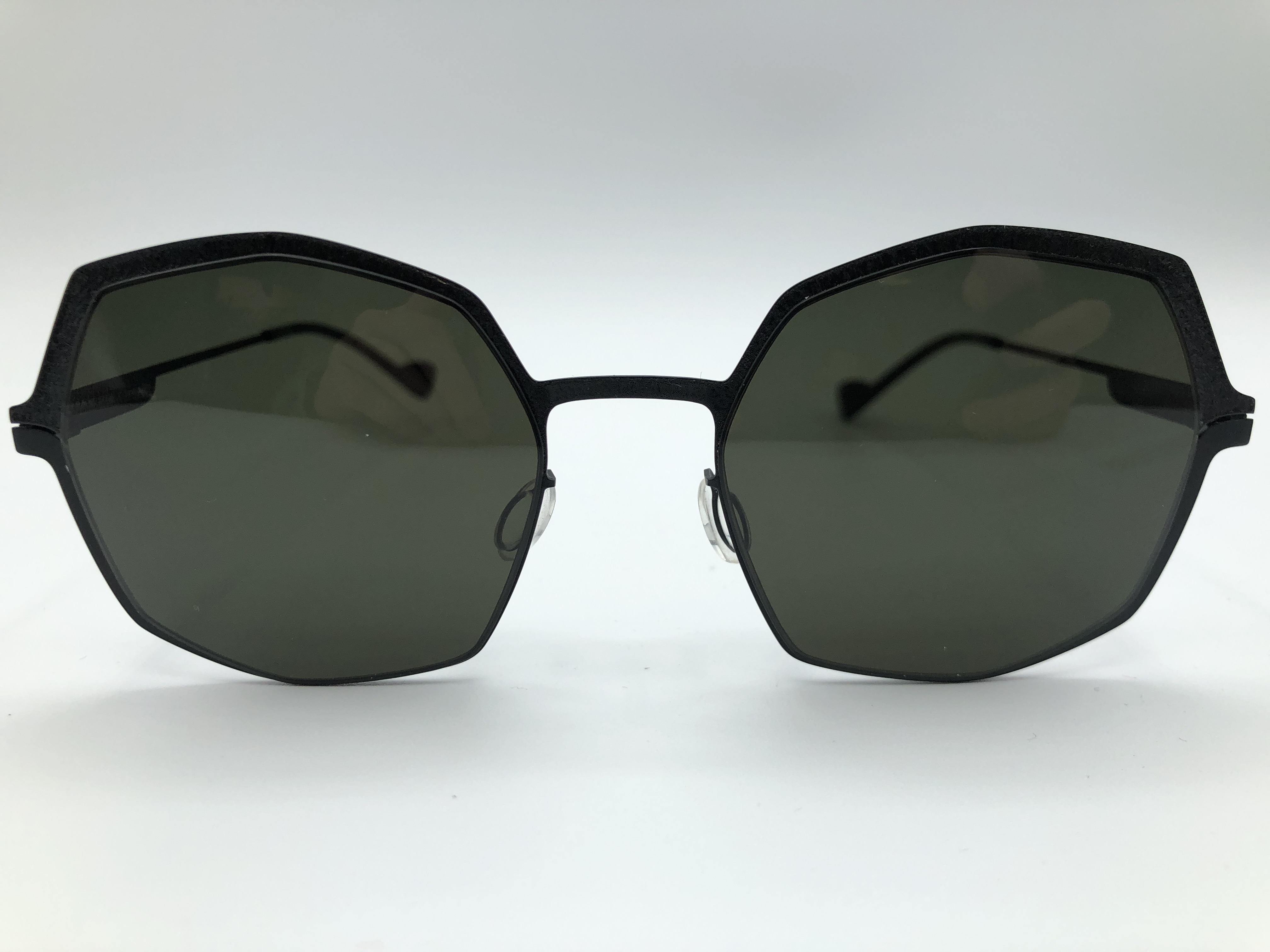 Caroline Abram Jenny 255