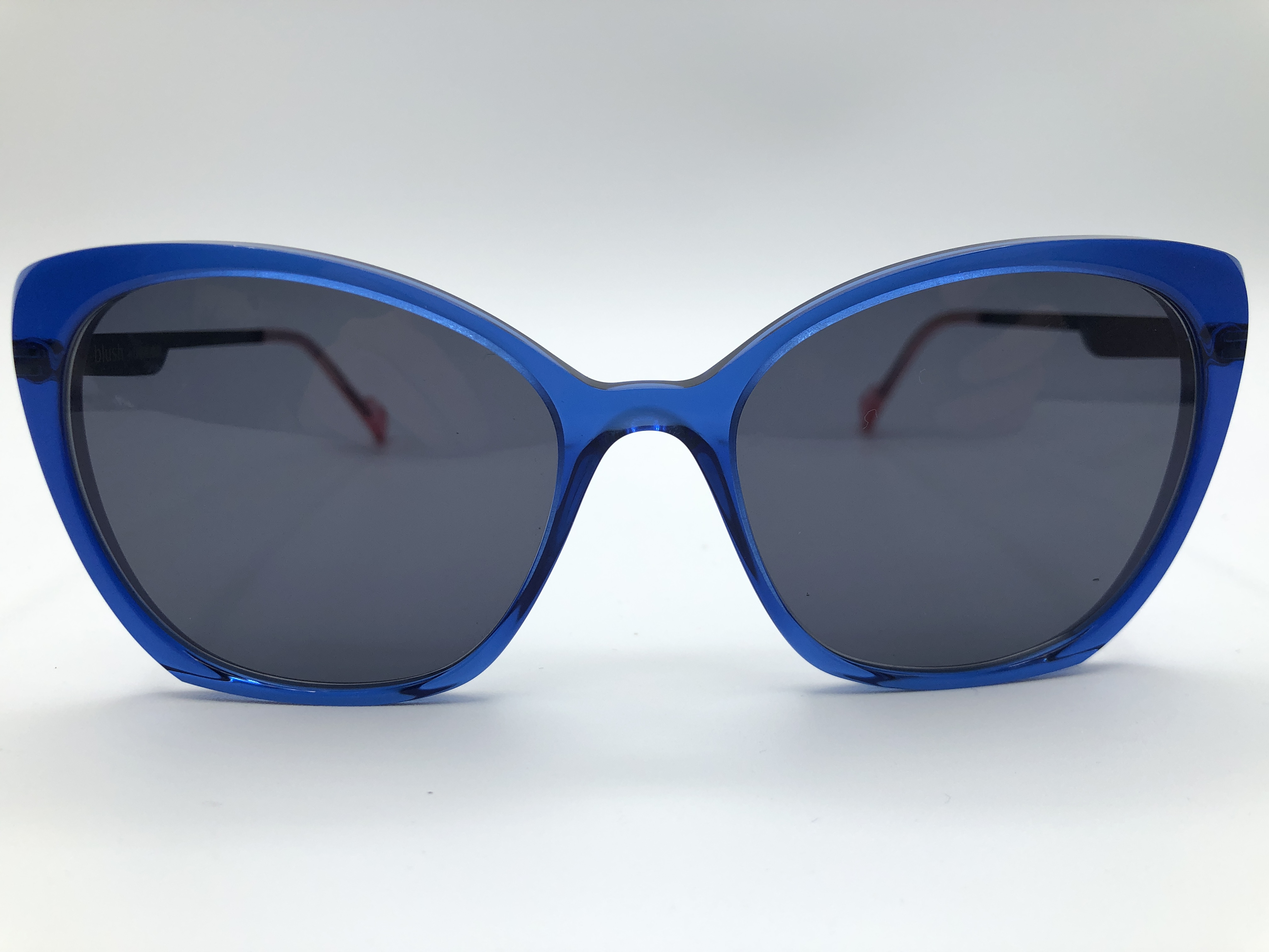 Caroline Abram Demoiselle 232